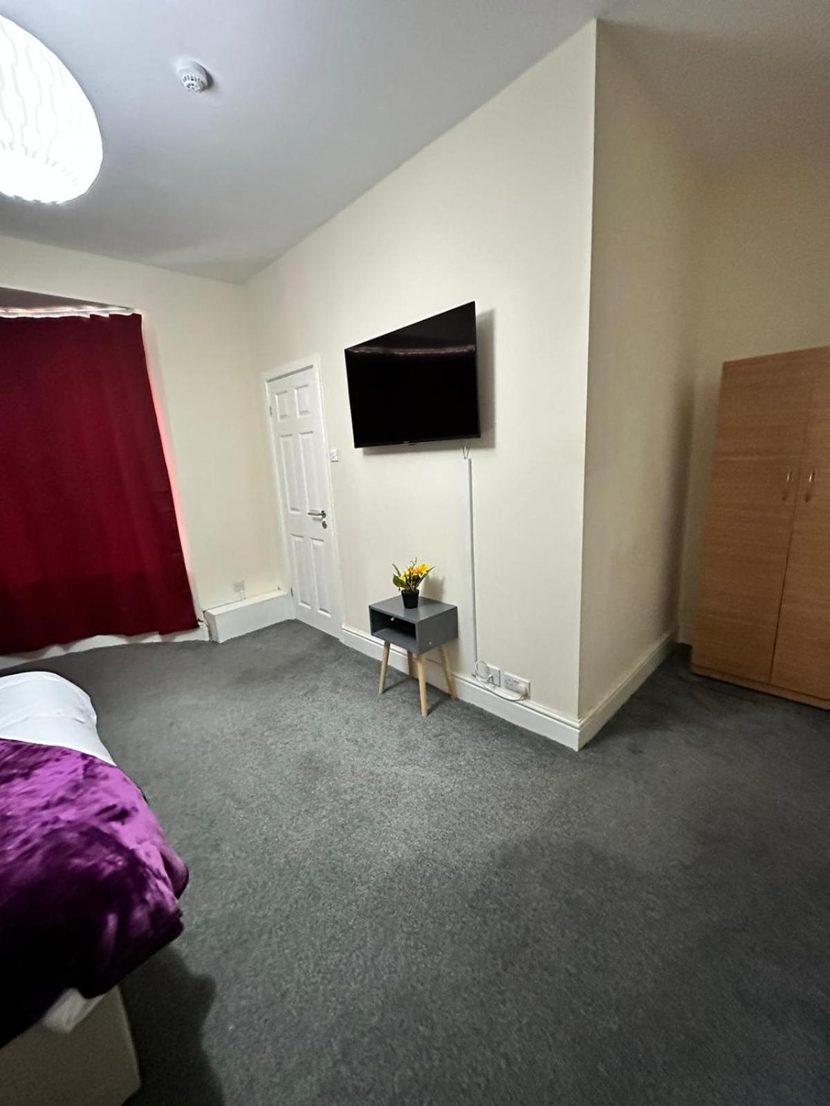 Hotel Elm Vale *